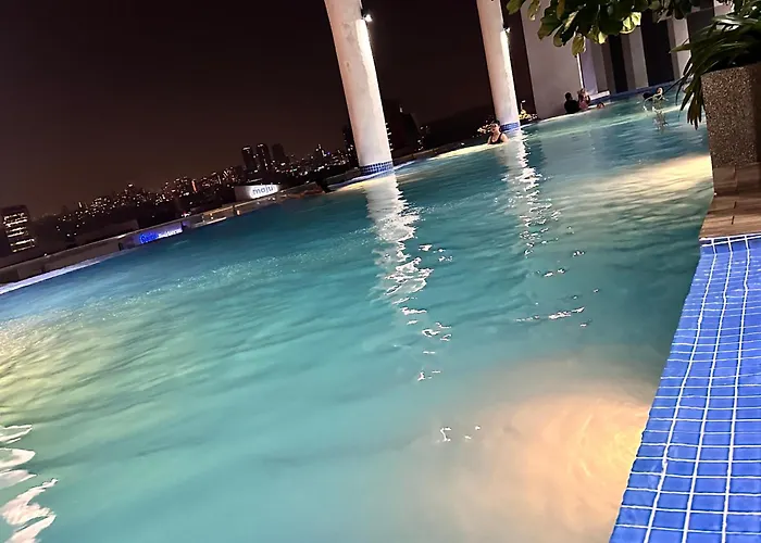 The Colony By Infinitum Klcc Sky Pool Kualalumpur