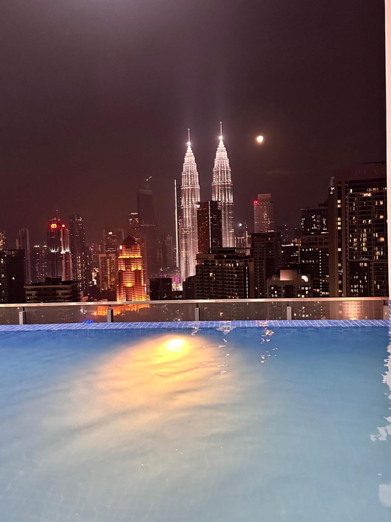 The Colony By Infinitum Klcc Sky Pool Kualalumpur Apartment