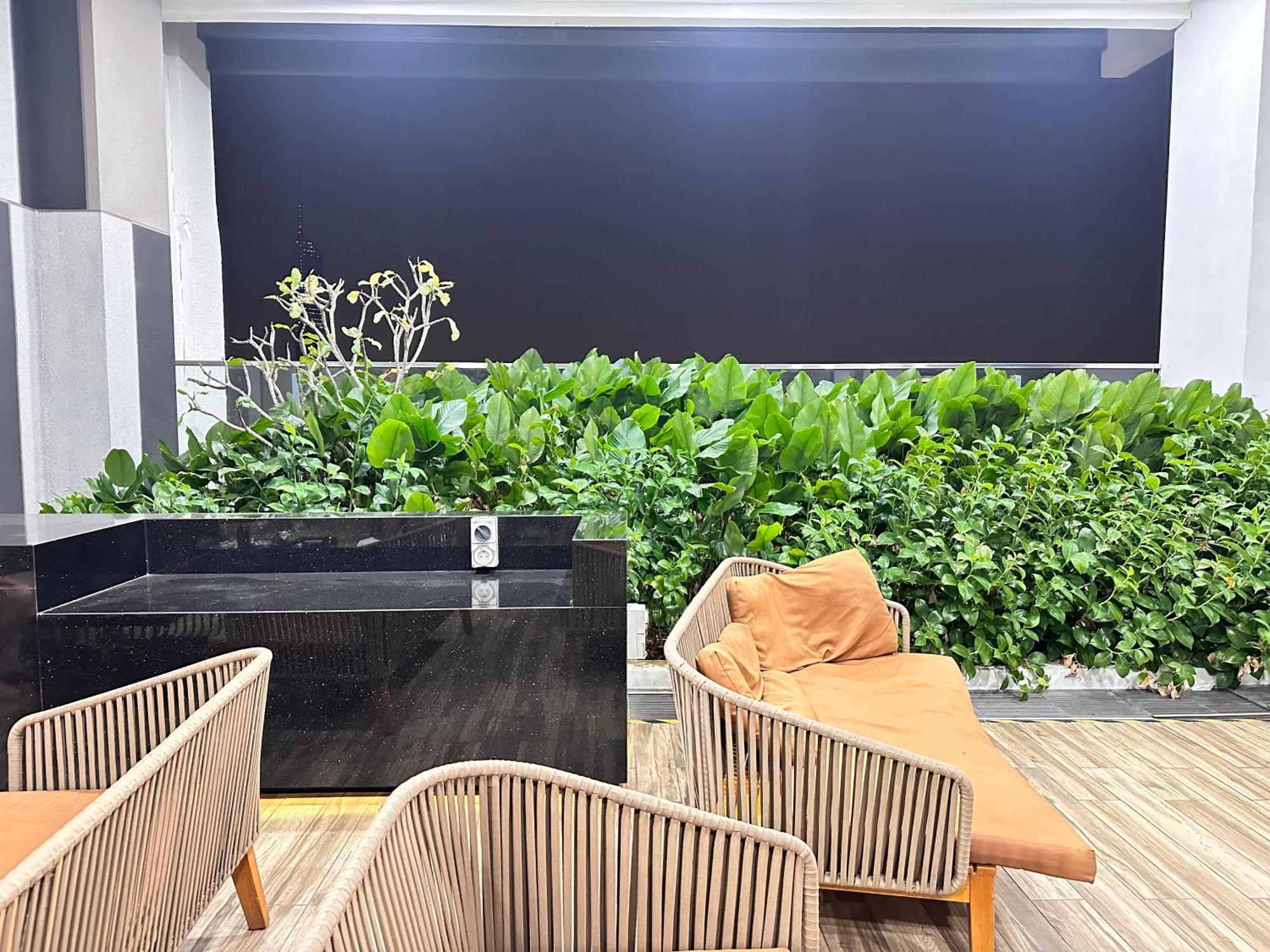 The Colony By Infinitum Klcc Sky Pool Kualalumpur